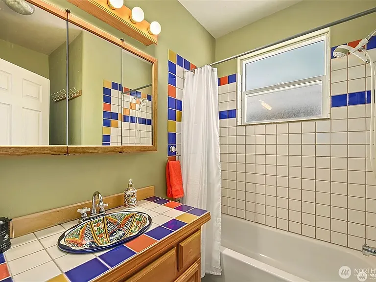 330 Keechelus Dr — Photo 13