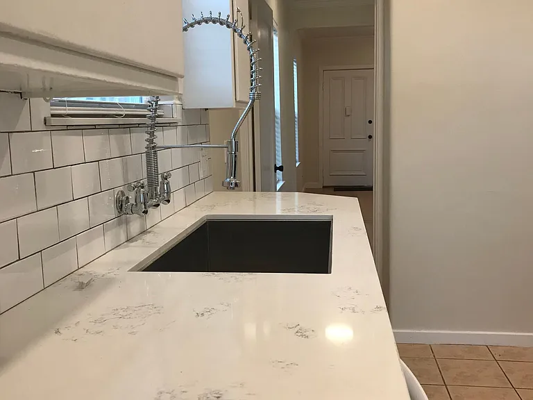 2712 S St — Photo 7