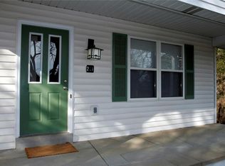 201 Lakeview Dr, Eureka, MO 63025