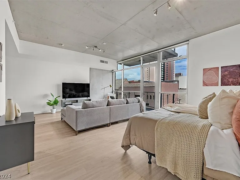 353 E Bonneville Ave #303 — Photo 15