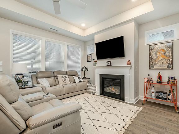 3rd image of 699 Bramble Ln