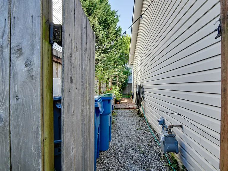 16920 Tulip Ln — Photo 37