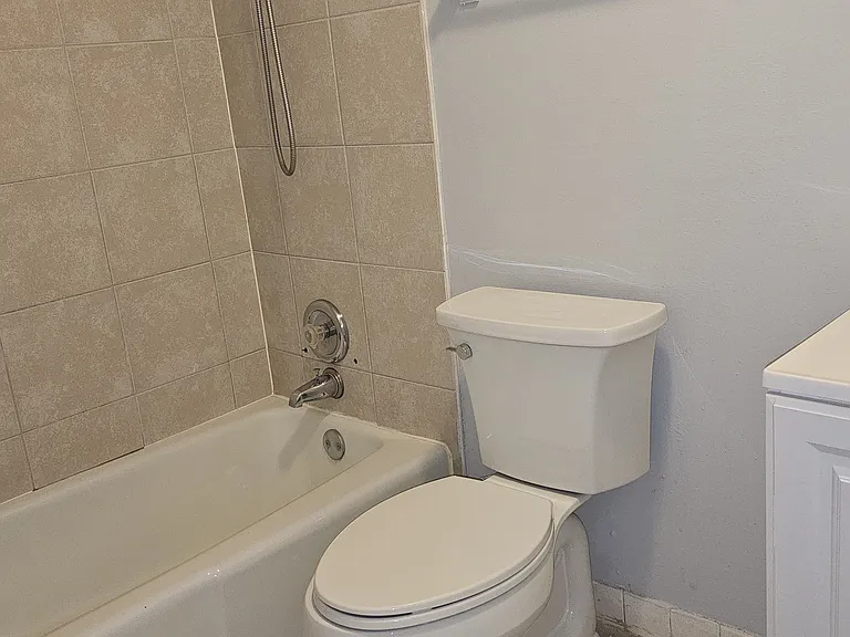 7854 Rutherford Ave #3F — Photo 32