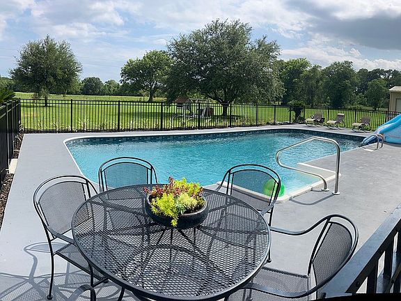 Pool, new liner & fence