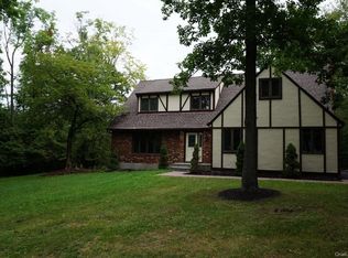 5 Leone Ct, Highland Mills, NY 10930