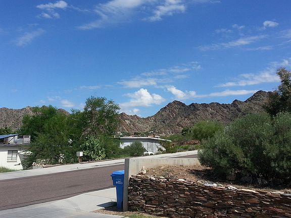2nd image of 1531 E Sunnyslope Ln