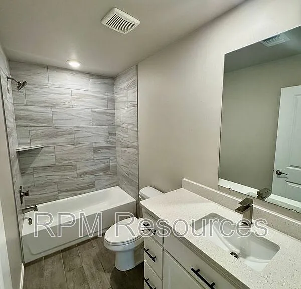 8401 NW 162nd St — Photo 19