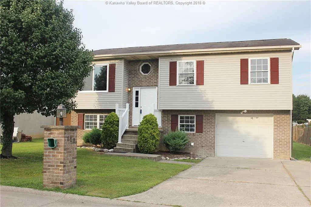 112 Hampton Ln photo 1