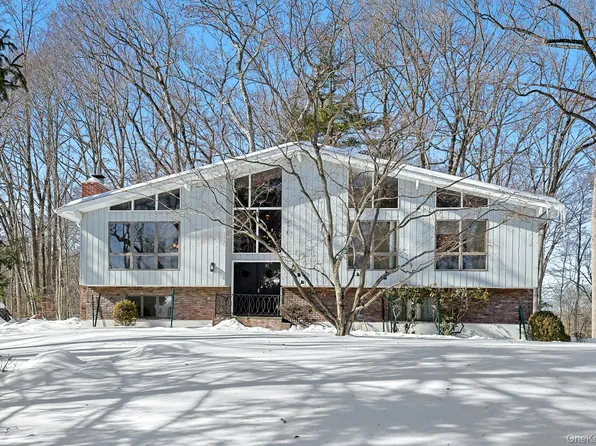 4 Sassi Dr, Croton On Hudson, NY 10520