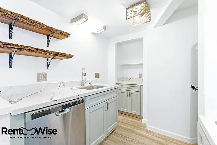 133 Caine Ave #A — Photo 4
