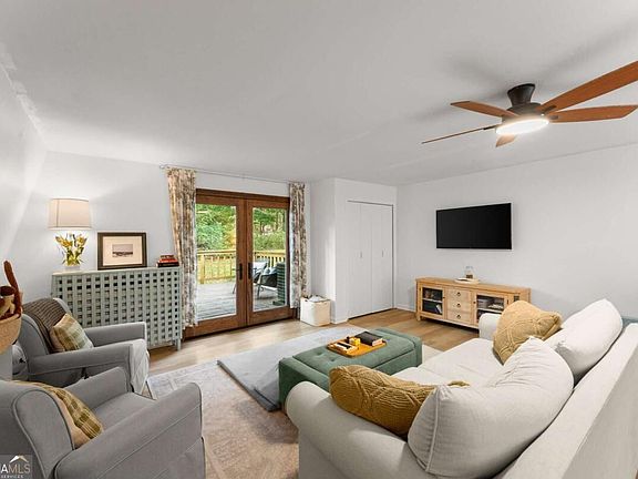 4th image of 100 Hidden Hills Ln