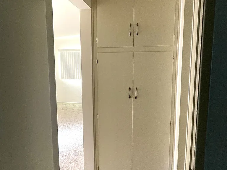 2638 Linden Ave #4 — Photo 9