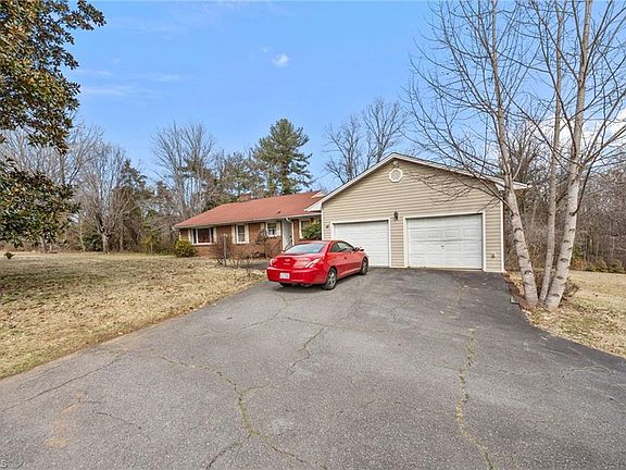 4th image of 5695 Reynolda Rd