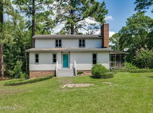 102 W Grove Cir, Kenansville, NC 28349