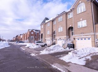 5685 Retreat St, Mississauga, ON L5R 0B4