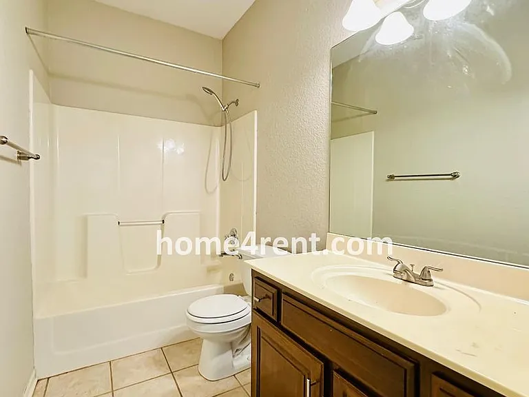 14236 W 153rd St — Photo 24