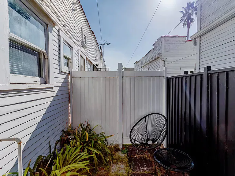 653 Flower Ave #D — Photo 15