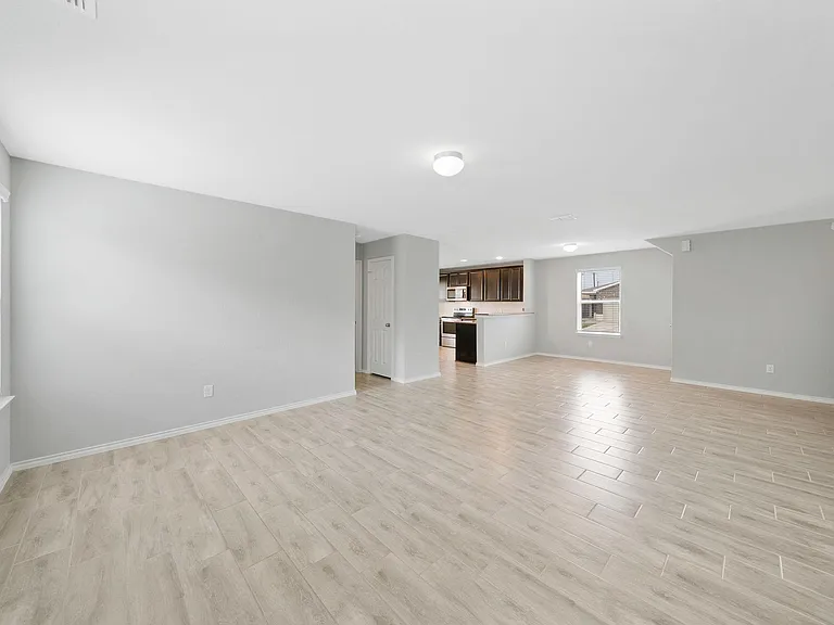 12042 Silver Lgt — Photo 13