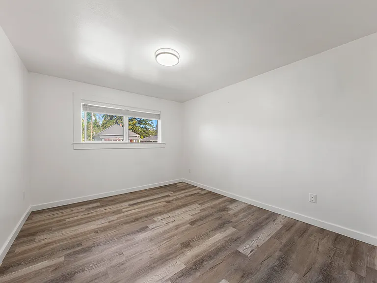 8326 Wabash Ave S #B — Photo 5