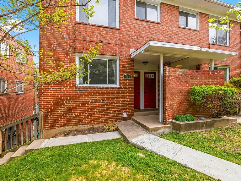 204 Webster St NE #1 — Photo 4