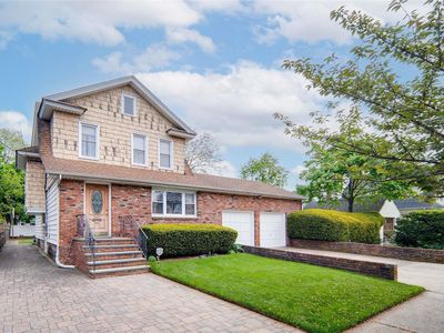 44 Rolling Street, Lynbrook, NY, 11563