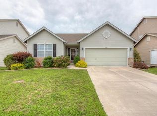 222 Spring Borough Dr, O'Fallon, MO 63368