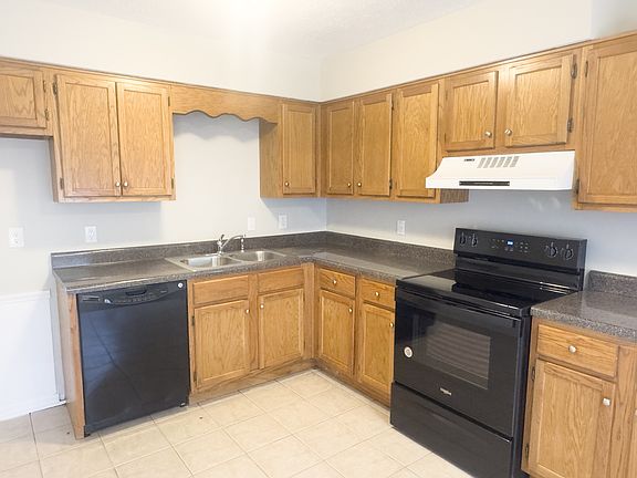 3rd image of 436 Henry St
