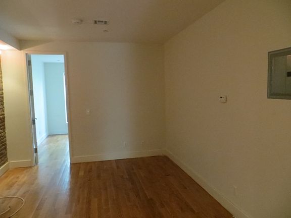 5th image of 263 Clifton Pl APT 3