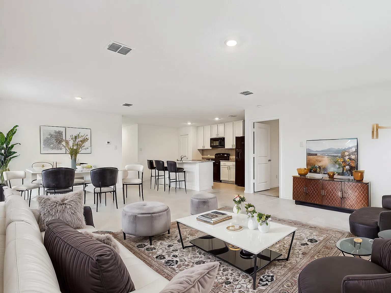 4 bed, 1858 sqft, $2,250 — Photo 4