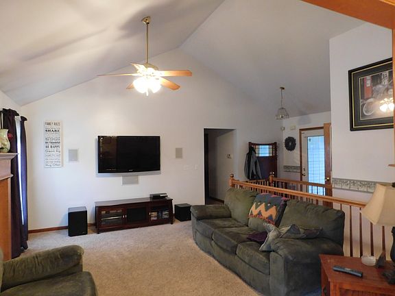 2nd image of 1044 Sandhurst Dr