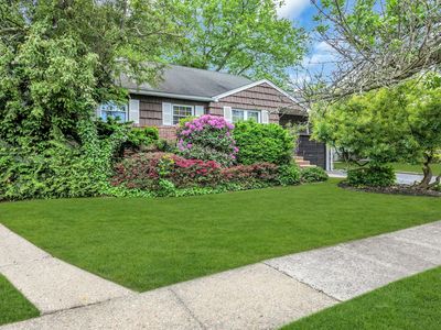 14 Warren Place, Plainview, NY, 11803