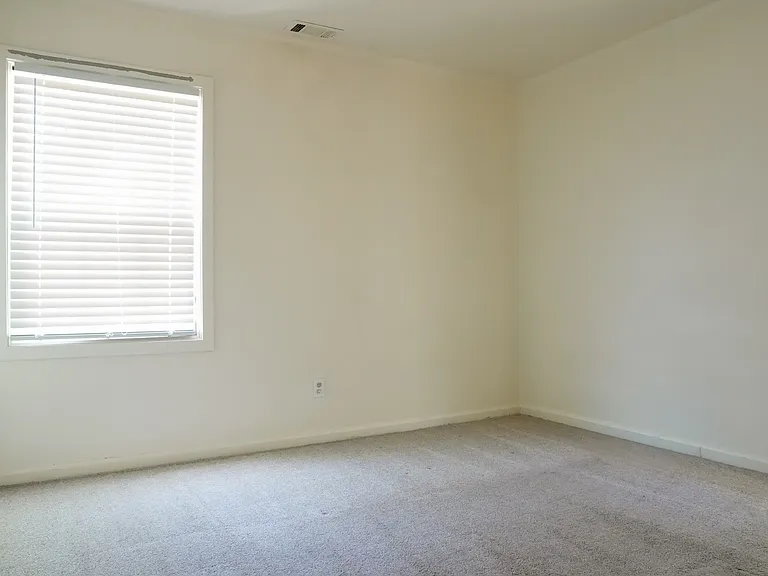 1531 W Mendocino Ave — Photo 11