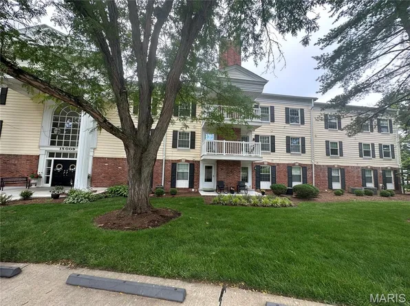 15009 Claymoor Ct APT 10, Chesterfield, MO 63017