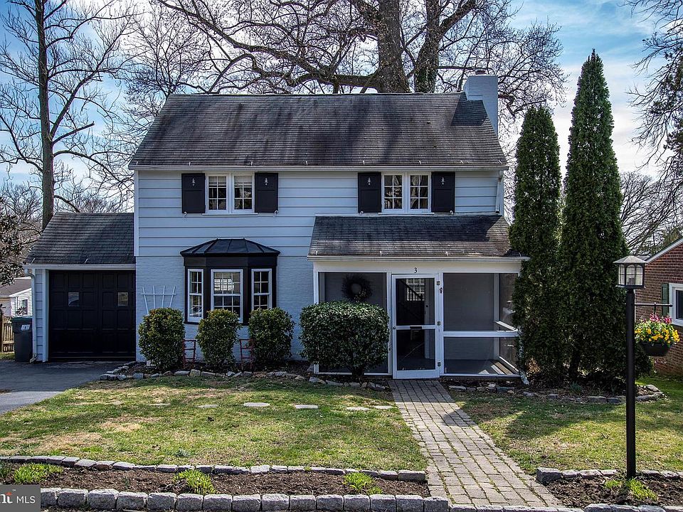 1st image of 3 Crestwood Pl
