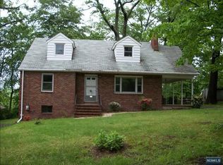 103 Woodland St, Park Ridge, NJ 07656