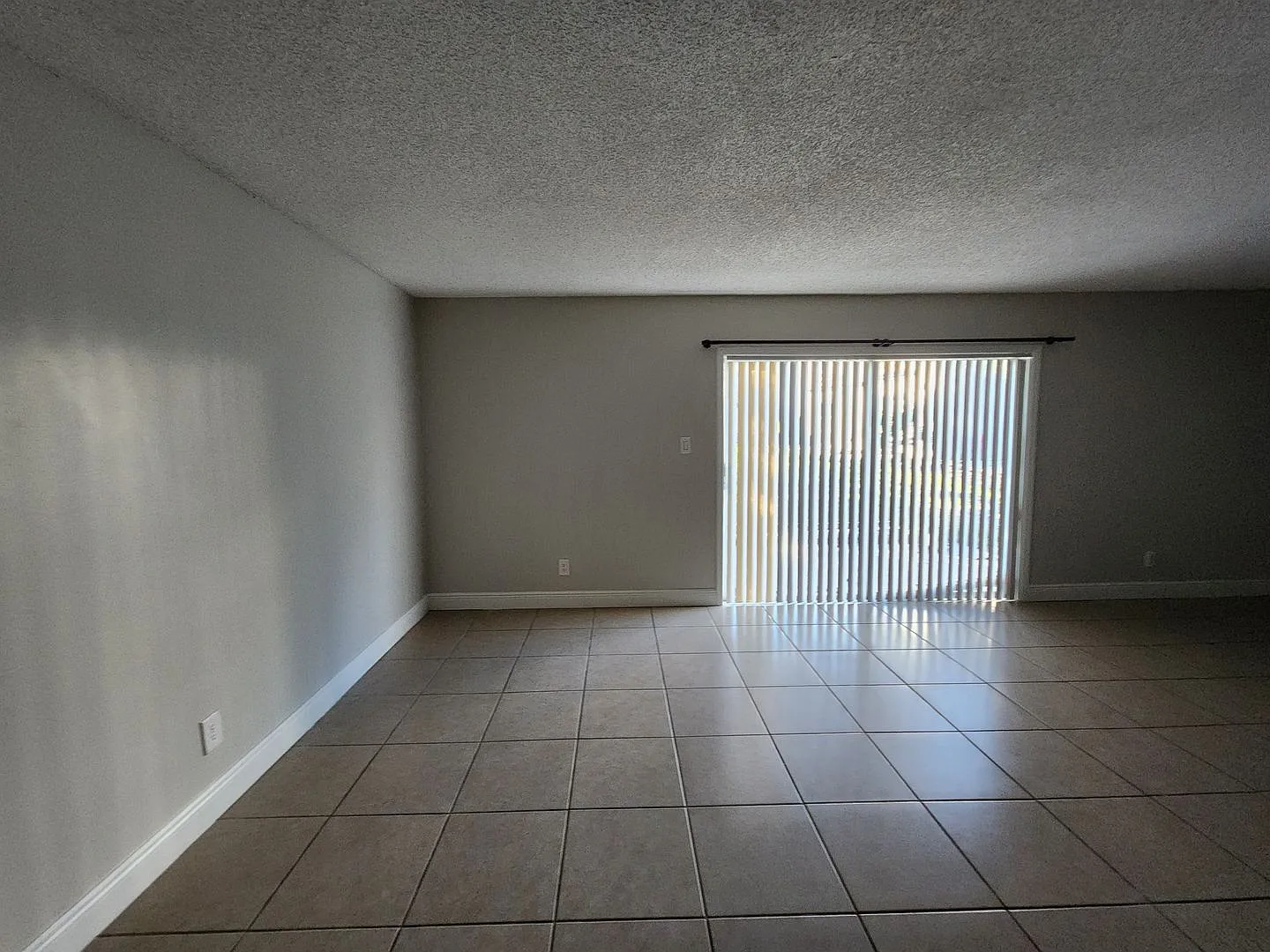 Spacious and convenient 1 Bedroom. Won't last! — Photo 3