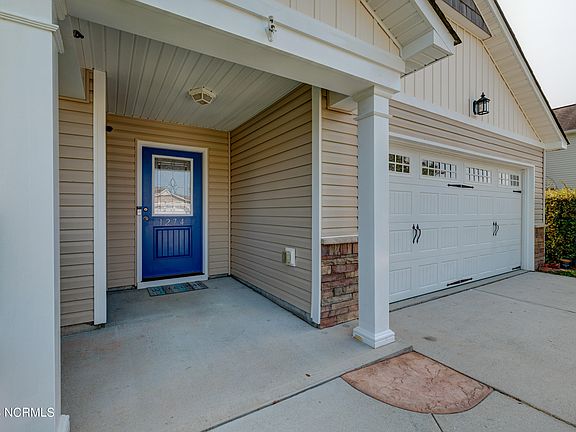 5th image of 1274 Clancy Drive NE