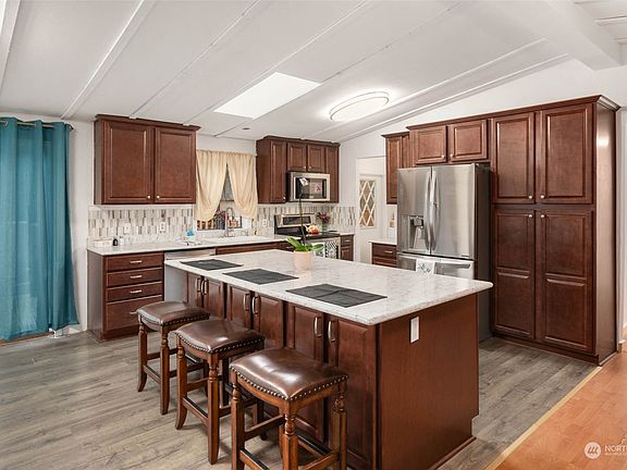4th image of 8522 268th Avenue E