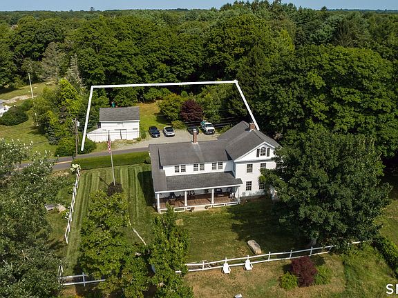 3rd image of 417 River Road