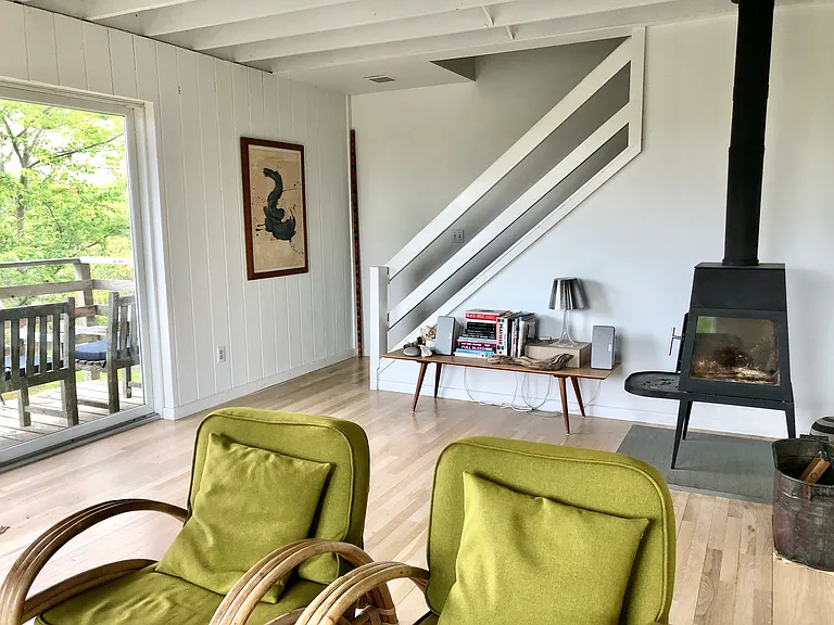 65 Seaside Ave — Photo 3