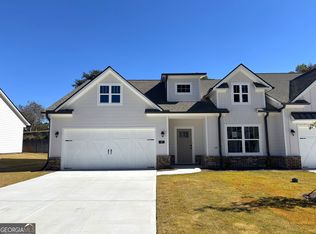 49 Village Ct #5, Cleveland, GA 30528