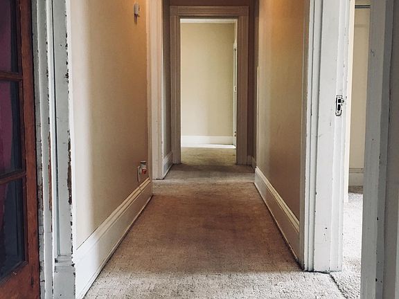 4th image of 404 Scammel St #2