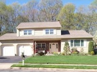 8 Sheryl Dr, Edison, NJ 08820