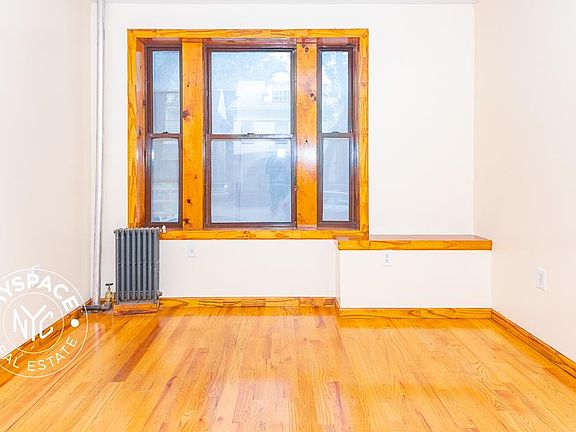 5th image of 81 Crooke Ave APT 28
