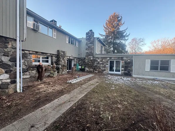 2270 Maple Ave, Cortlandt Manor, NY 10567