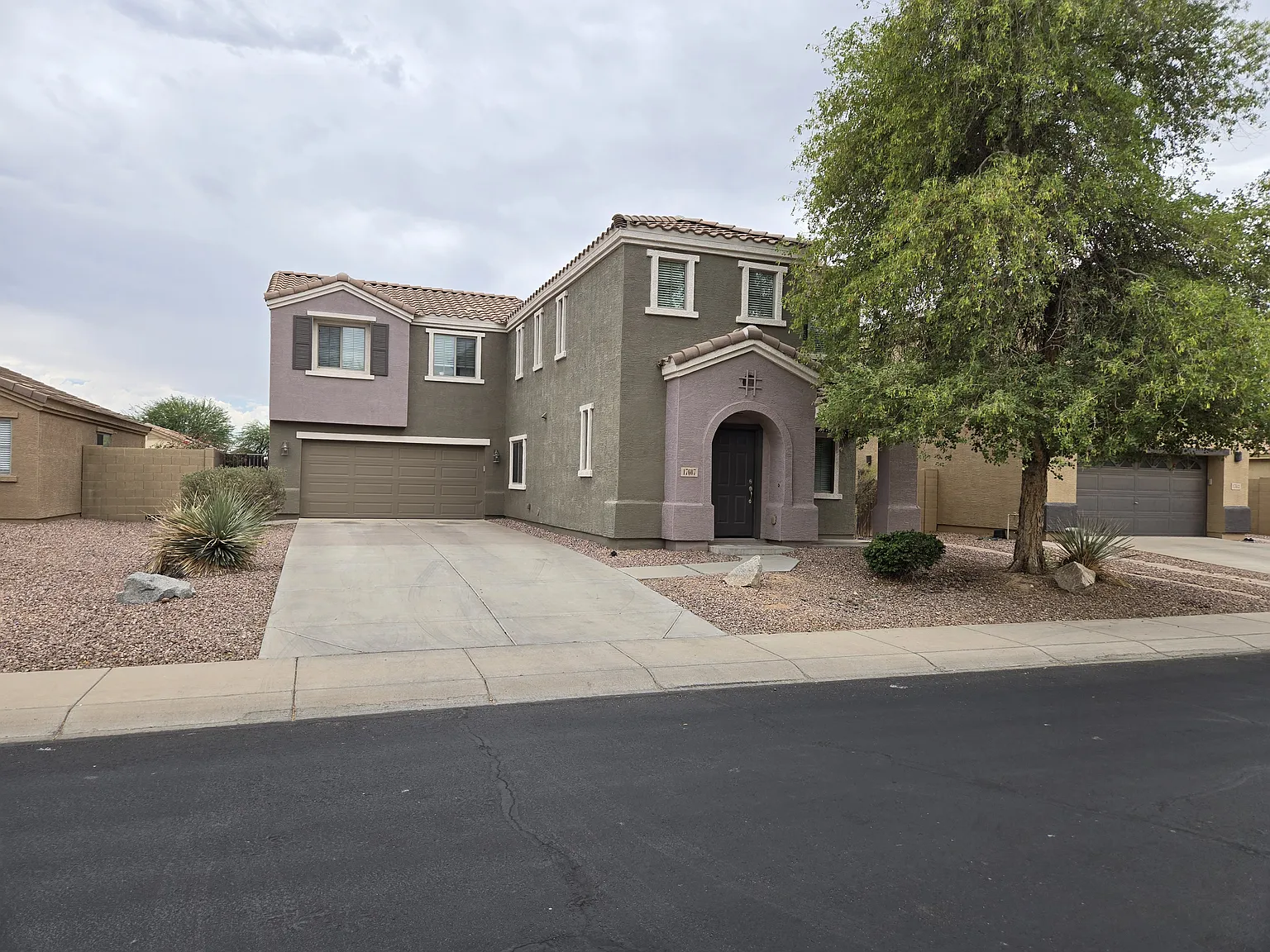 3 bed, 2.5 bath, 2136 sqft, $2,100 — Photo 1