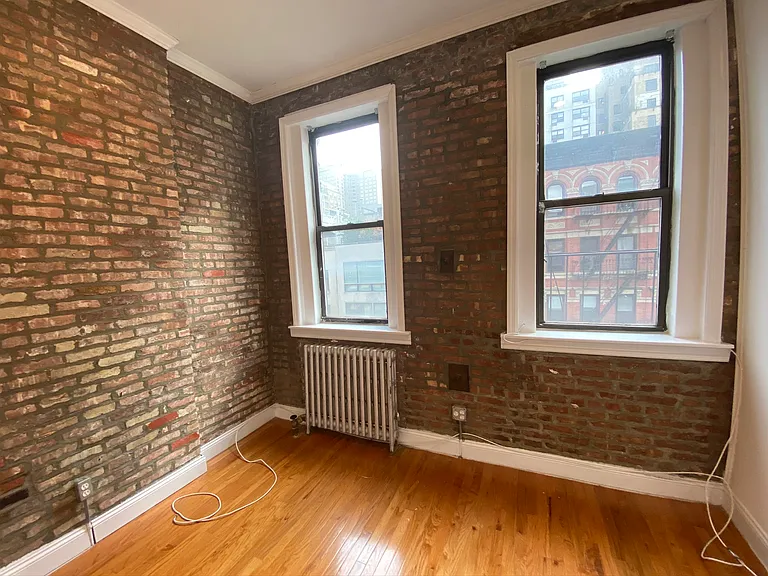 237 E 58th St #5B — Photo 3