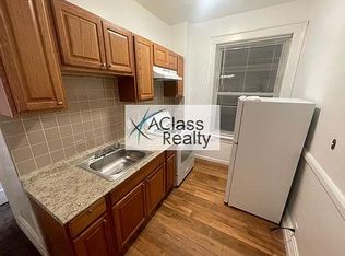 32-62 44th St #3A, Astoria, NY 11103