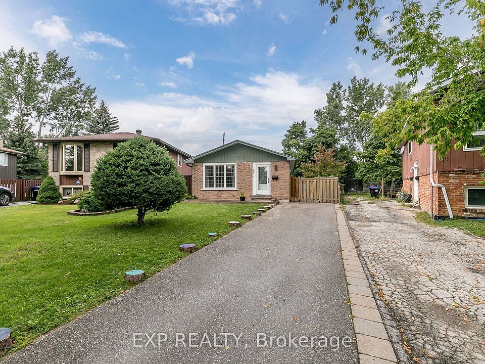1st image of 62 Courtice Cres