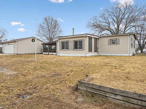 3rd image of 106 N 7th St